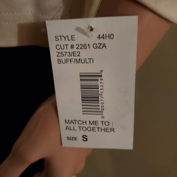 NIKKI Buff Embroidered Multi Floral below Neckline Top Size S NWT - Picture 4 of 5